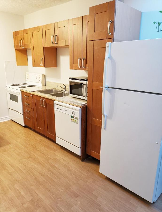 Cozy Private Rm Heart Of North York Free Parking Full Kitchen Close To Downtown Apartment Toronto Luaran gambar