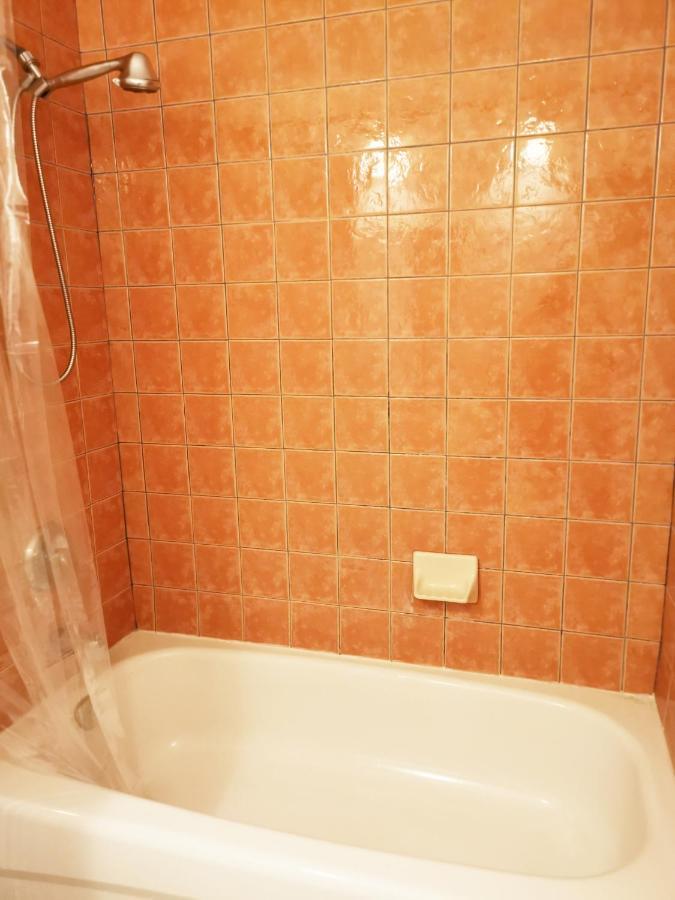 Cozy Private Rm Heart Of North York Free Parking Full Kitchen Close To Downtown Apartment Toronto Luaran gambar