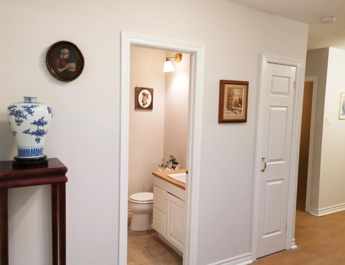 Cozy Private Rm Heart Of North York Free Parking Full Kitchen Close To Downtown Apartment Toronto Luaran gambar