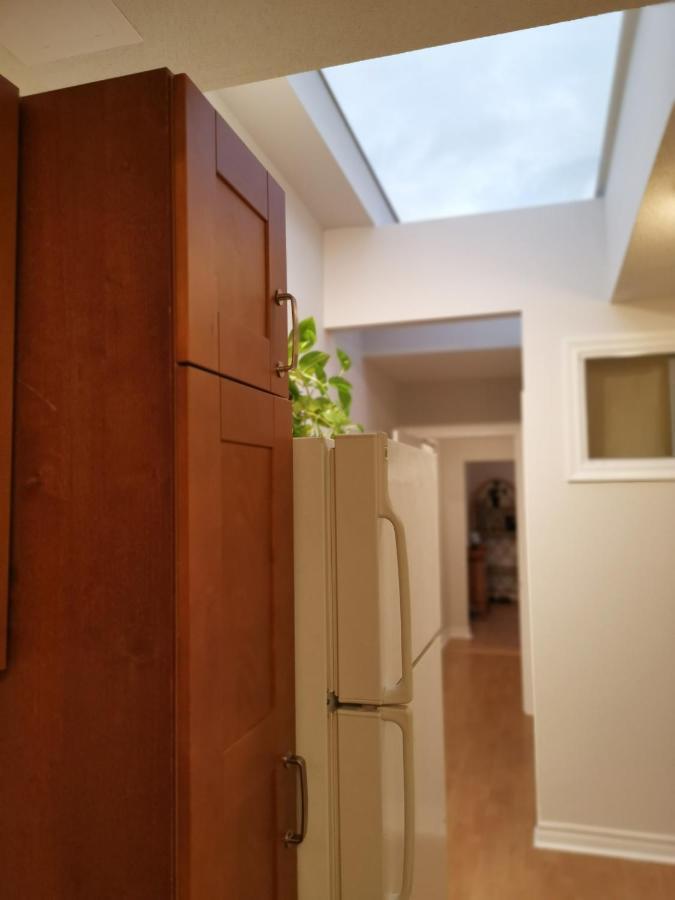 Cozy Private Rm Heart Of North York Free Parking Full Kitchen Close To Downtown Apartment Toronto Luaran gambar